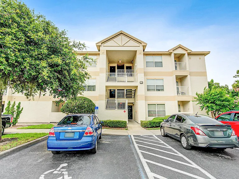 The Club at Sugar Mill Apartments — Photo 21