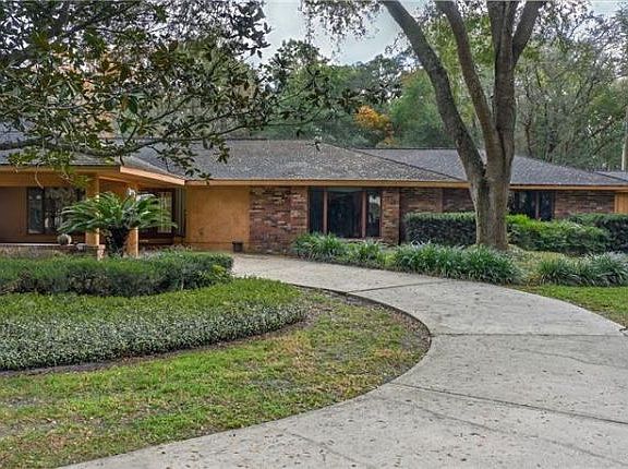 5th image of 890 Ferne Dr