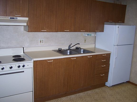 4th image of 8108C Glen Hollow Dr