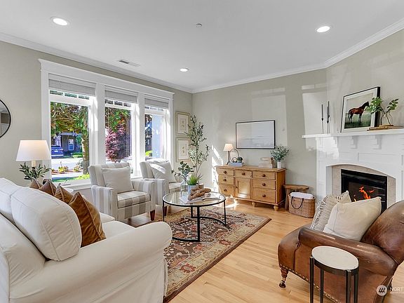 3rd image of 1848 10th Avenue NE