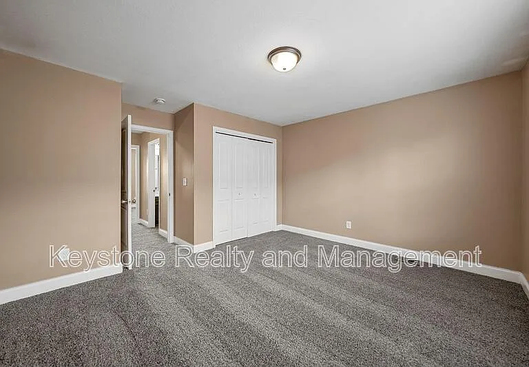 2296 McCormick Ln #J — Photo 11
