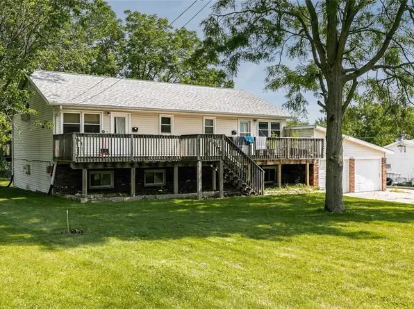 503 8th St NW, Mount Vernon, IA 52314