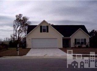 215 Woodbine Ter, Burgaw, NC 28425