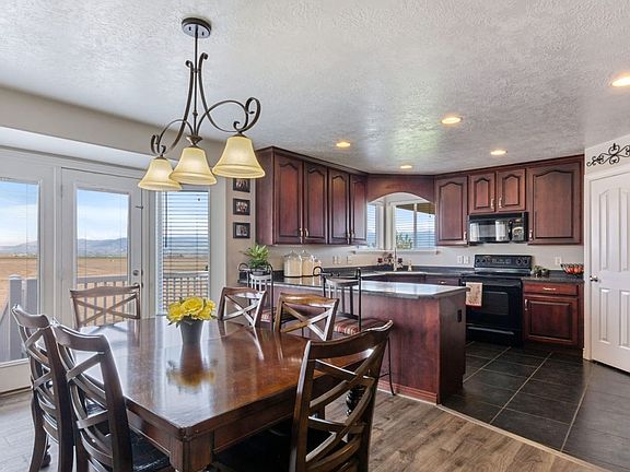 2nd image of 468 W Meadow Crest Way