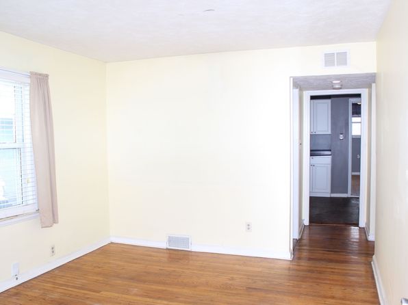 1977 Princeton Rd, Berkley, MI 48072