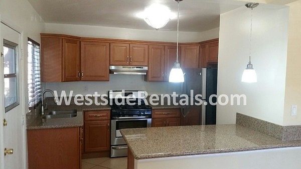 1st image of 1274 Havenhurst Dr APT 2