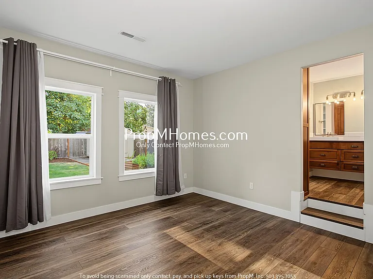 503 NE Birchwood Ter — Photo 11