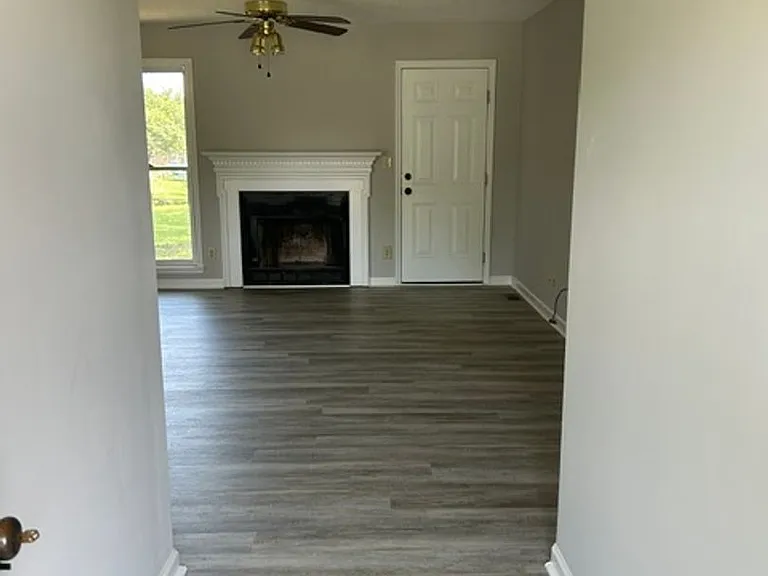 2807 Highway 41A S — Photo 2