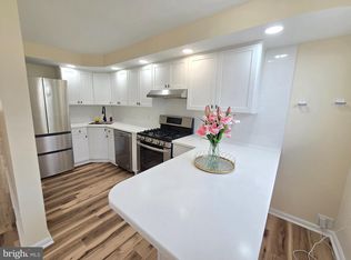 7638 Sherwood Rd, Philadelphia, PA 19151