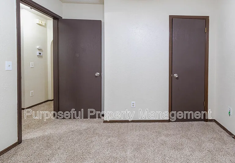 9317 NE Sherwell Dr — Photo 18