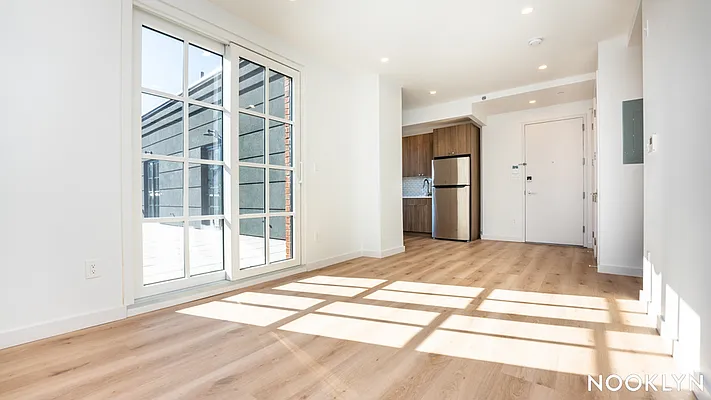 68 Gold Street #5R