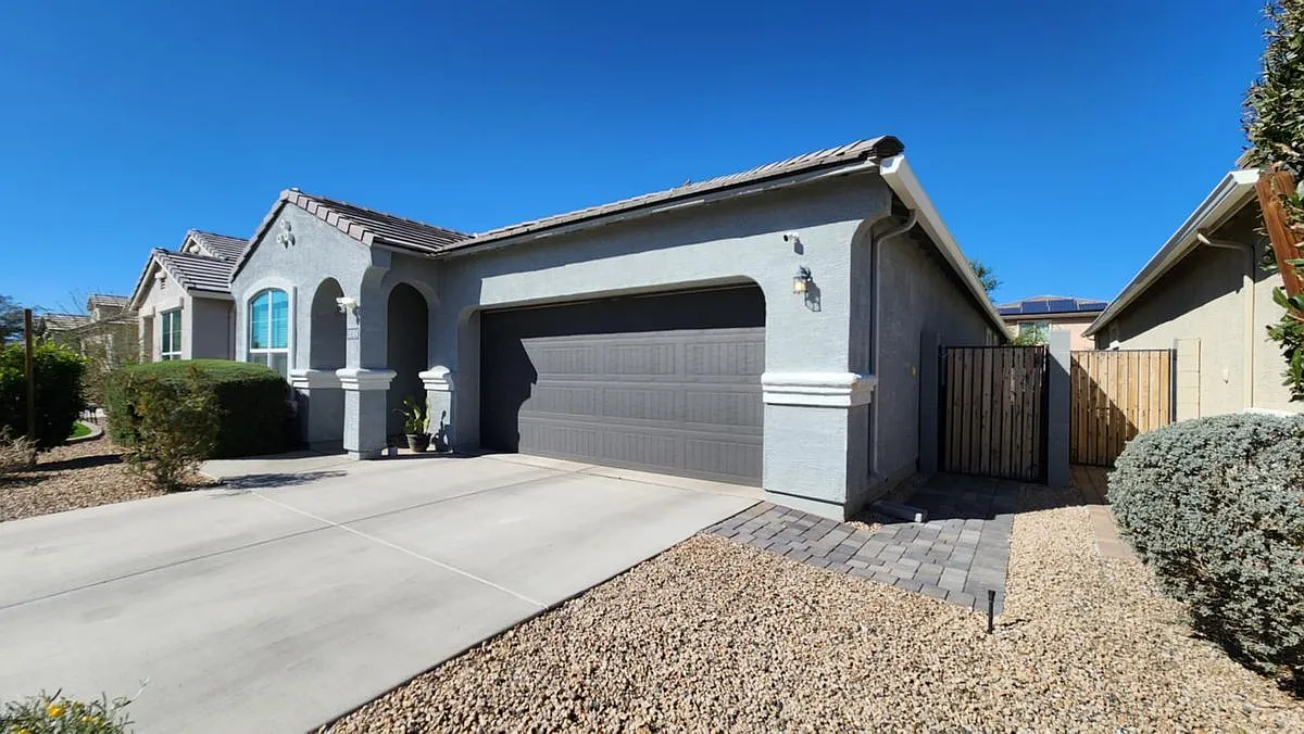 3 bed, 2.0 bath, 1593 sqft, $1,800 — Photo 2