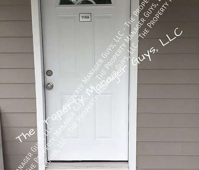 119 S Grove St #A — Photo 4