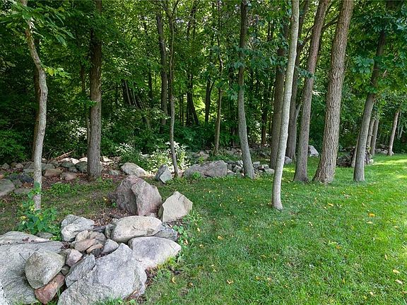 5th image of 2739 Seneca Dr