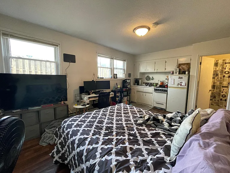 338 18th Ave NE #3 — Photo 4