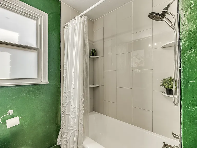 2912 W Fairfield Ave — Photo 23