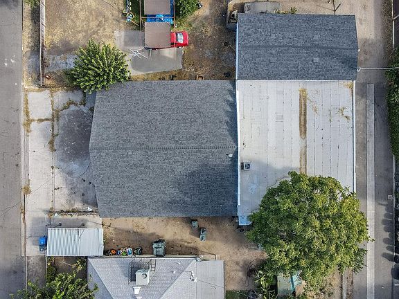 3rd image of 408 S 1st St