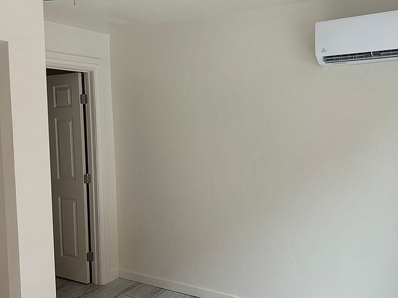 4th image of 352 Chase Creek St #3