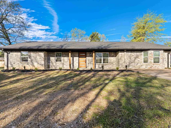605 Daniel St, Gladewater, TX 75647