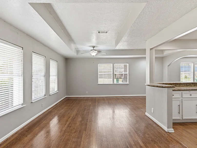 9638 Pine Lake Dr — Photo 14