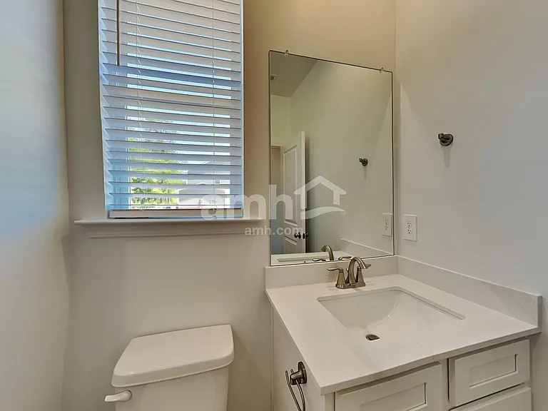 618 Grohmann Path — Photo 13