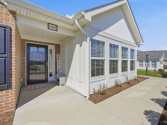 2nd image of 1042 Forest Oaks Dr