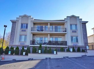 1235 Forest Hill Rd #2E, Staten Island, NY 10314