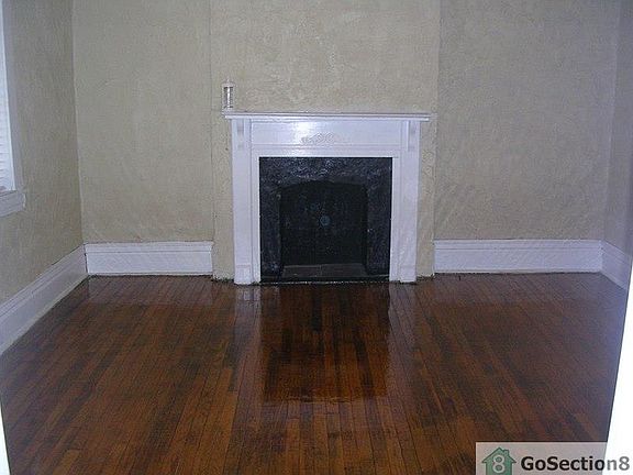 3rd image of 4130 Camellia Ave