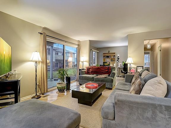 2nd image of 1519 Harbour Ct Unit 1B
