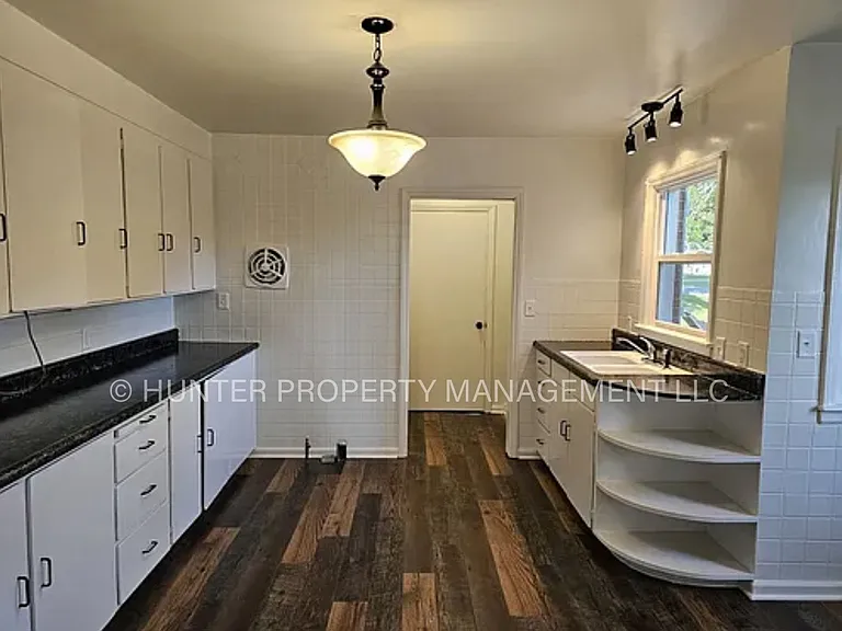 604 W Park St — Photo 4