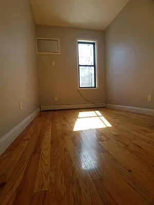 Rented by Evergreen Apartments BK | media 6