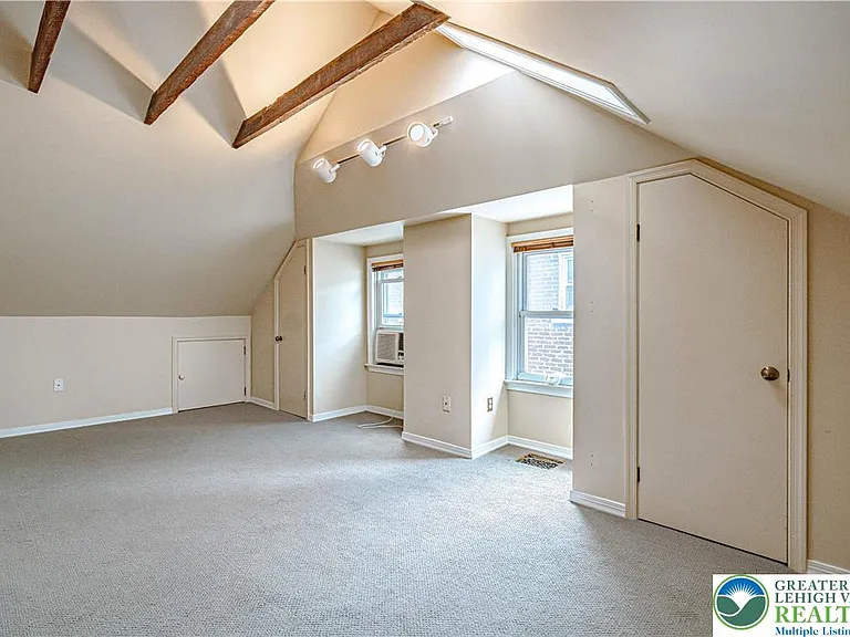 239 E Church St — Photo 29