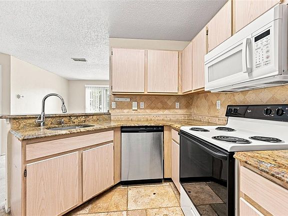 5th image of 3705 SW 27TH STREET #1012