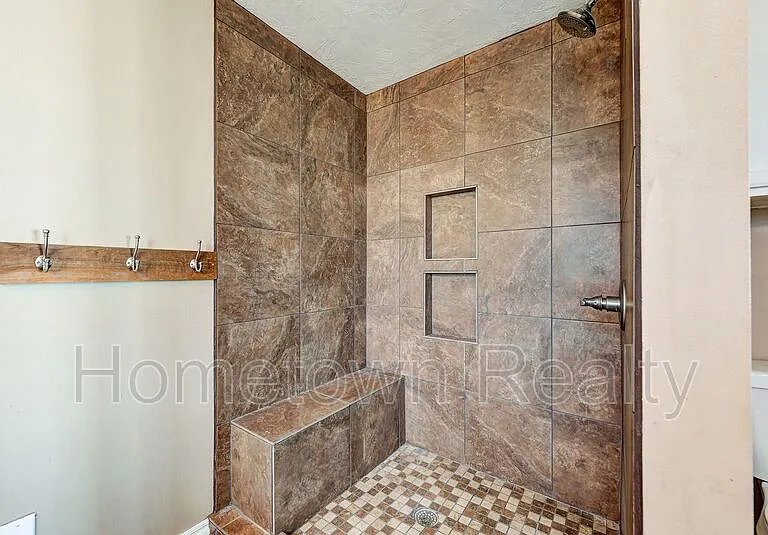 7105 NW 43rd St — Photo 14