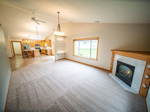 3rd image of 311 Bear Paw Cir NE