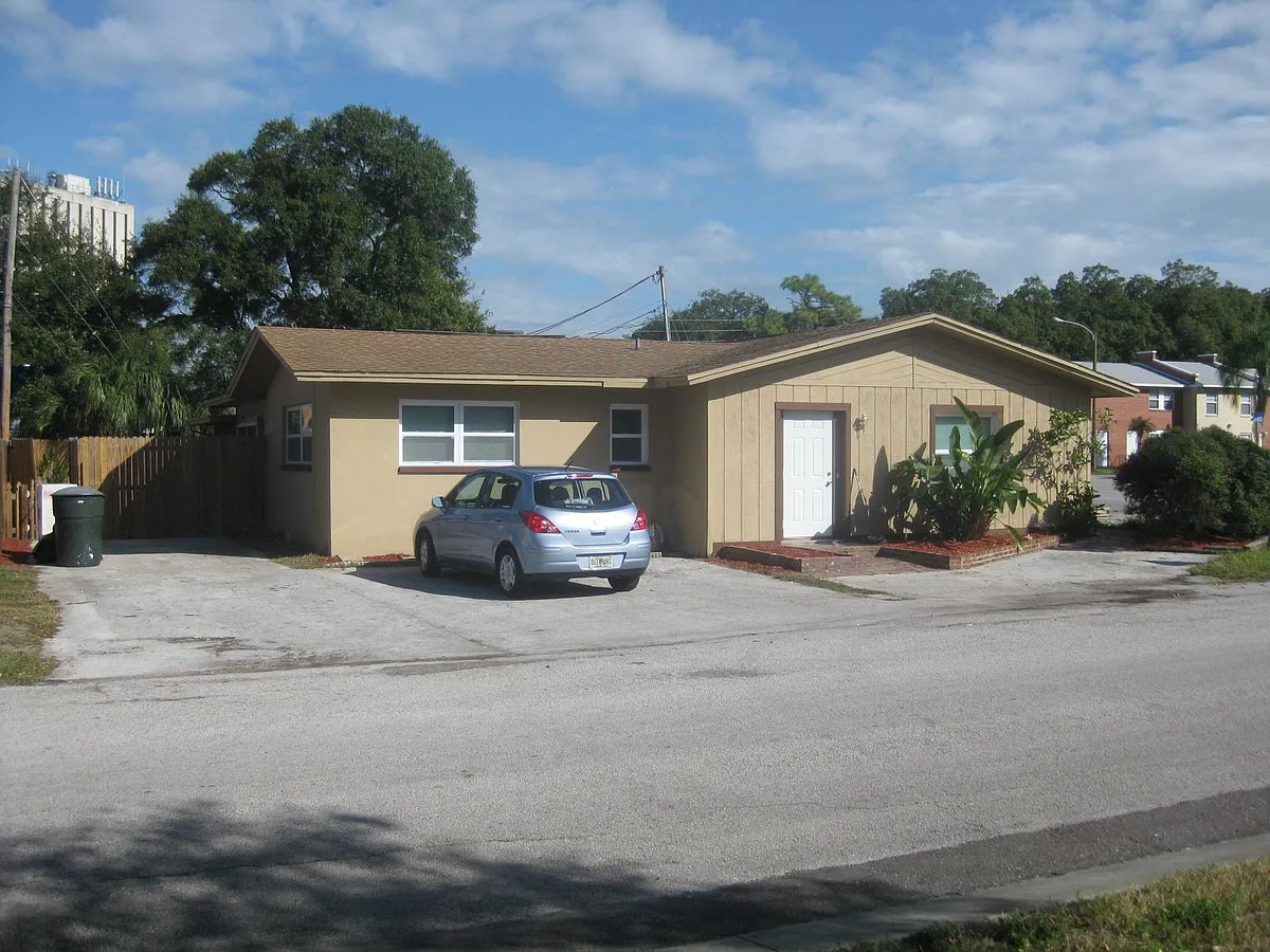 Building Photo - 285 Clearwater Largo Rd S #B