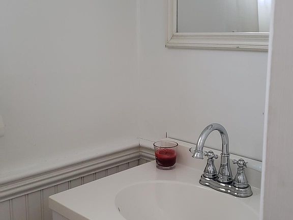 4th image of 3 Ginny Dr