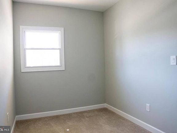 4th image of 1009 Main St APT 2