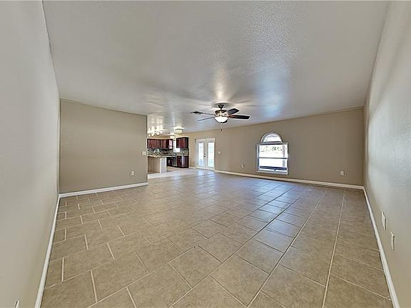 4th image of 2948 W Covington Dr