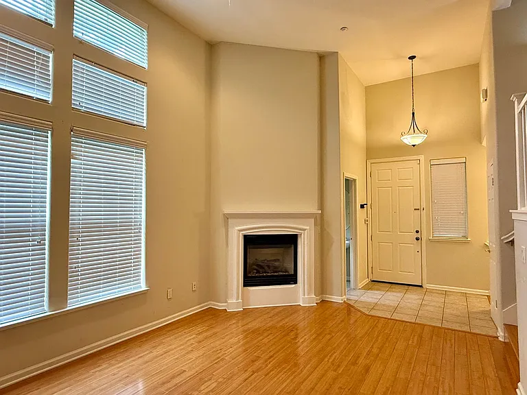 3574 Altamira Ter — Photo 4