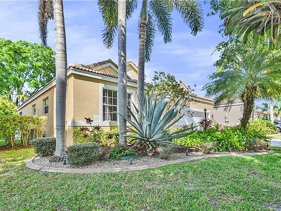 3rd image of 6455 NW 78th Dr