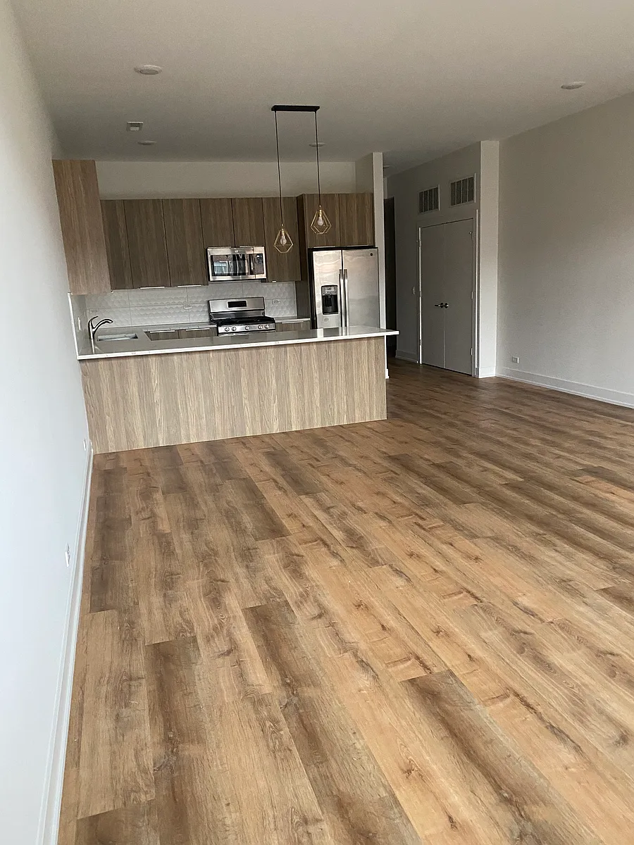Building Photo - 2827 N Clybourn Ave #201