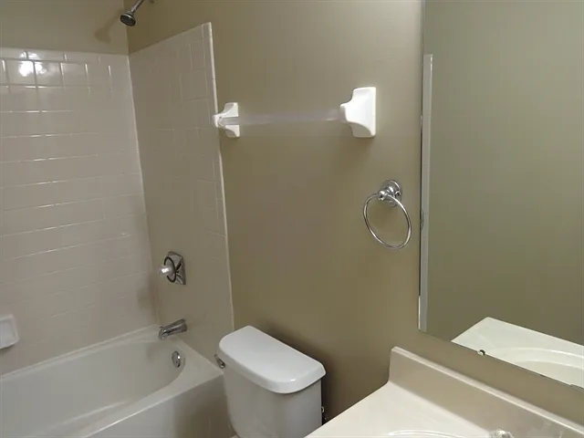 7244 Fablegate Ct — Photo 5