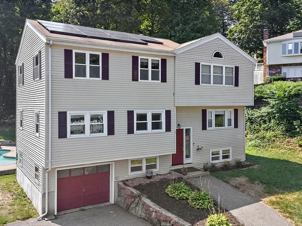 2 Florence Cir, Stoneham, MA 02180