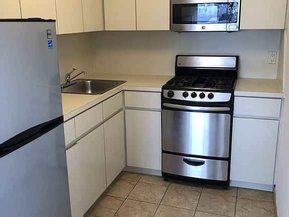 2nd image of 3164 21st St APT 10A