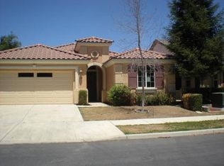 215 Port Logan Dr, Bakersfield, CA 93312