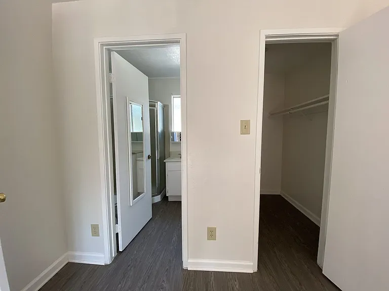 I & 23rd Townhomes — Photo 16