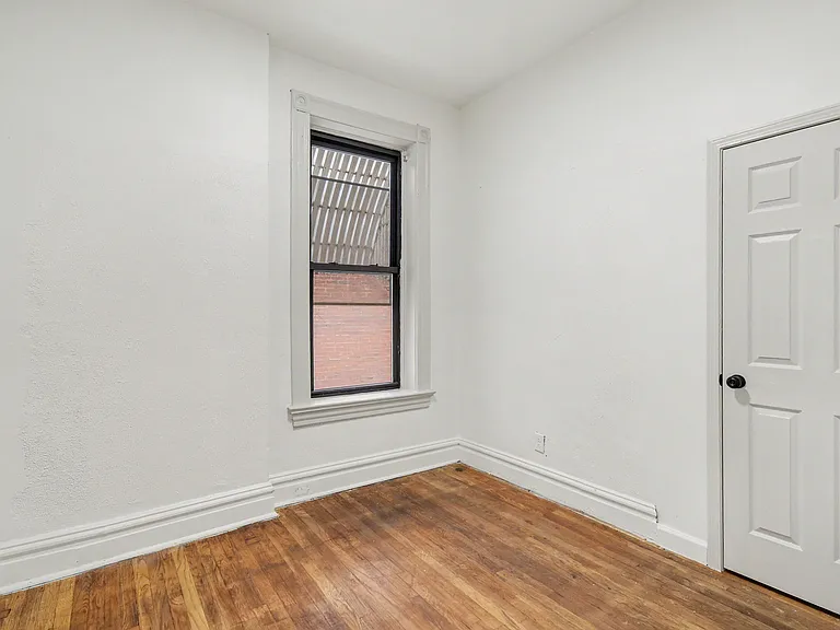 4416 S Grand Blvd — Photo 4
