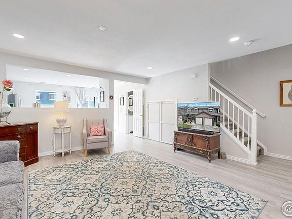 3rd image of 316 Smith Cir