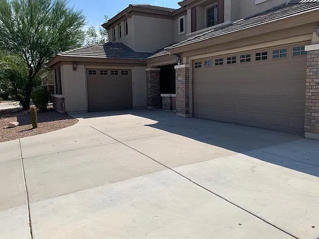 7406 N 86th Ln — Photo 2